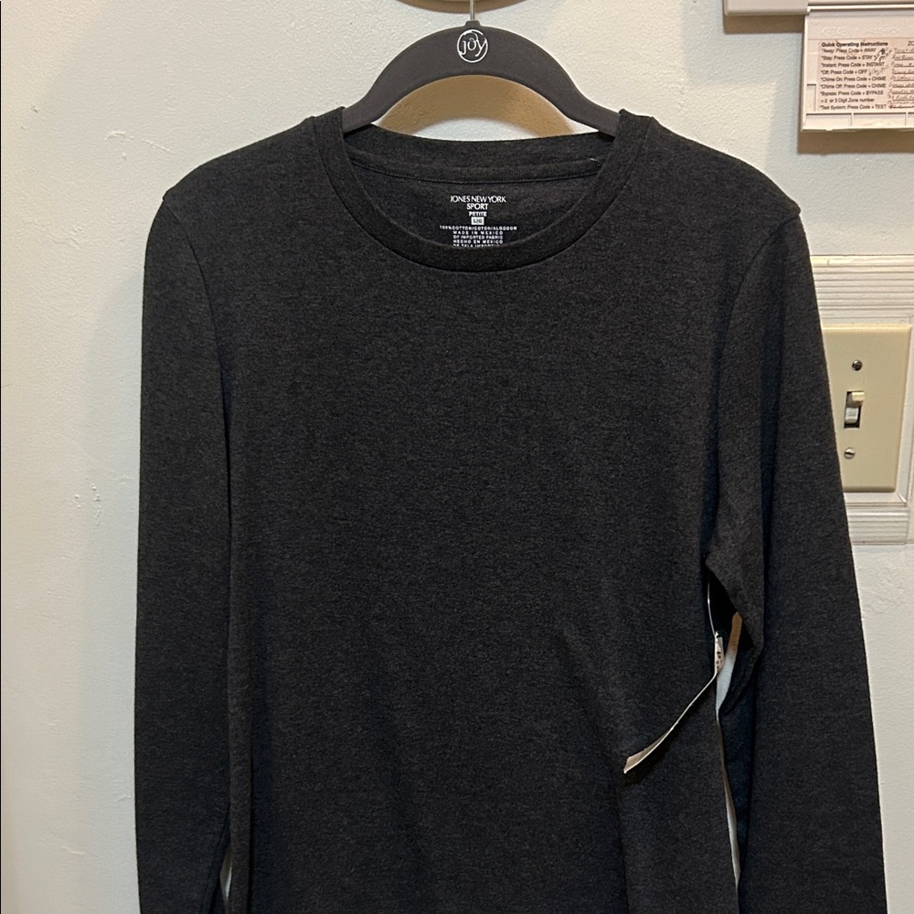 Jones of New York sport Charcoal Long Sleeve Top